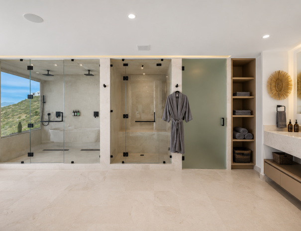 1 Master bed bath