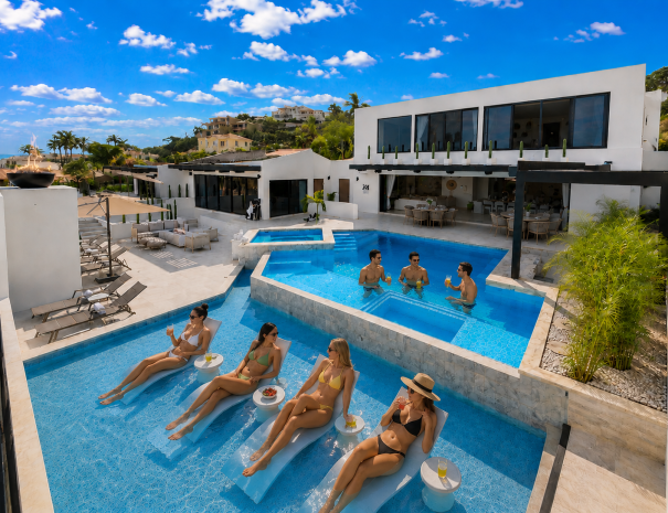 pool peopel 4